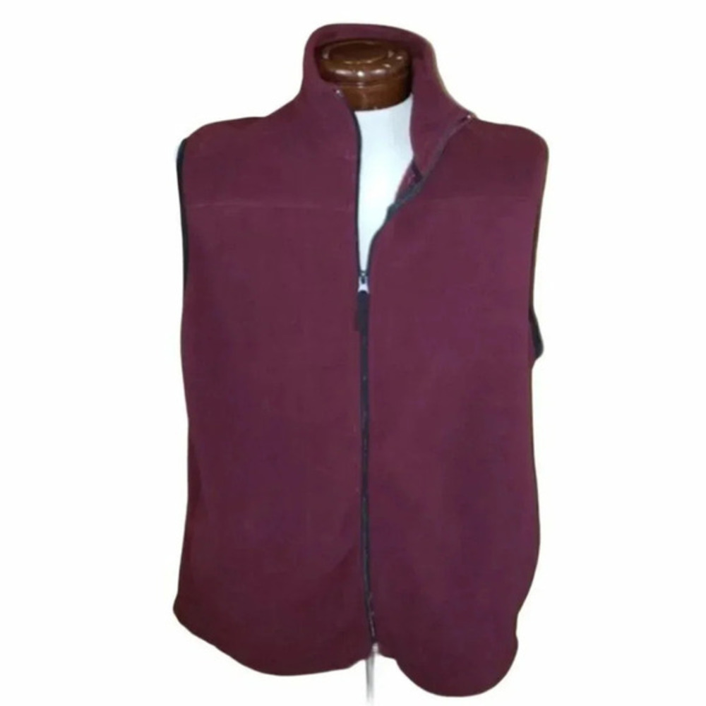 Weatherproof L maroon fleece vest with‎ pockets